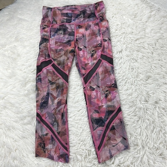 🔥$SALE$🔥 Lululemon On Pace Crop *21" Sun Dazed Multi Pink - Picture 1 of 7